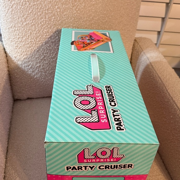 NEW L.O.L. Surprise! Party Cruiser Car Dance Party Pool Doll Toy Vehicle - Picture 5 of 6